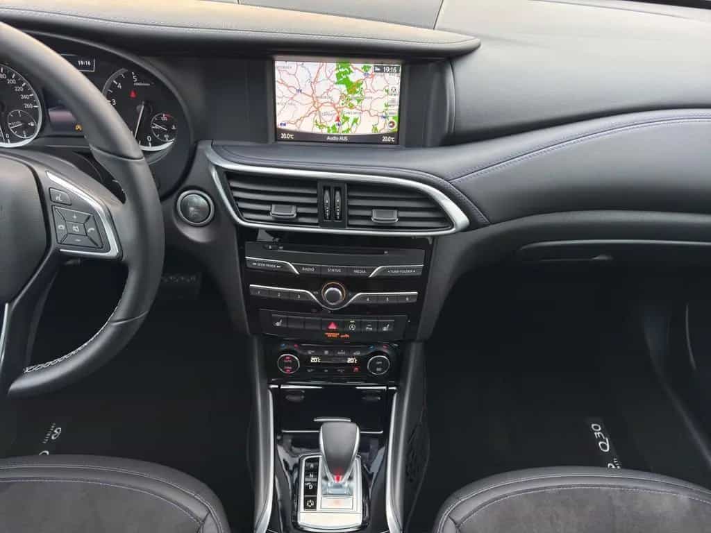 Infiniti Q30 1.6 16V Luxe Tech|Panorama|Kamera|BOSE|DAB 03/2020-photo-14