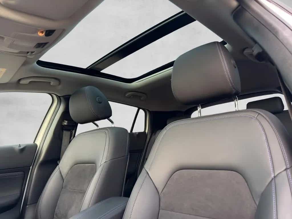 Infiniti Q30 1.6 16V Luxe Tech|Panorama|Kamera|BOSE|DAB 03/2020-photo-27