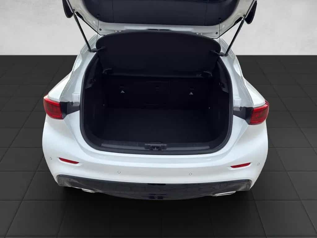 Infiniti Q30 1.6 16V Luxe Tech|Panorama|Kamera|BOSE|DAB 03/2020-photo-28