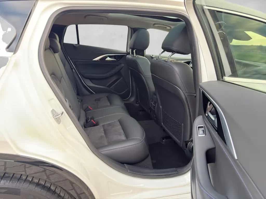 Infiniti Q30 1.6 16V Luxe Tech|Panorama|Kamera|BOSE|DAB 03/2020-photo-30