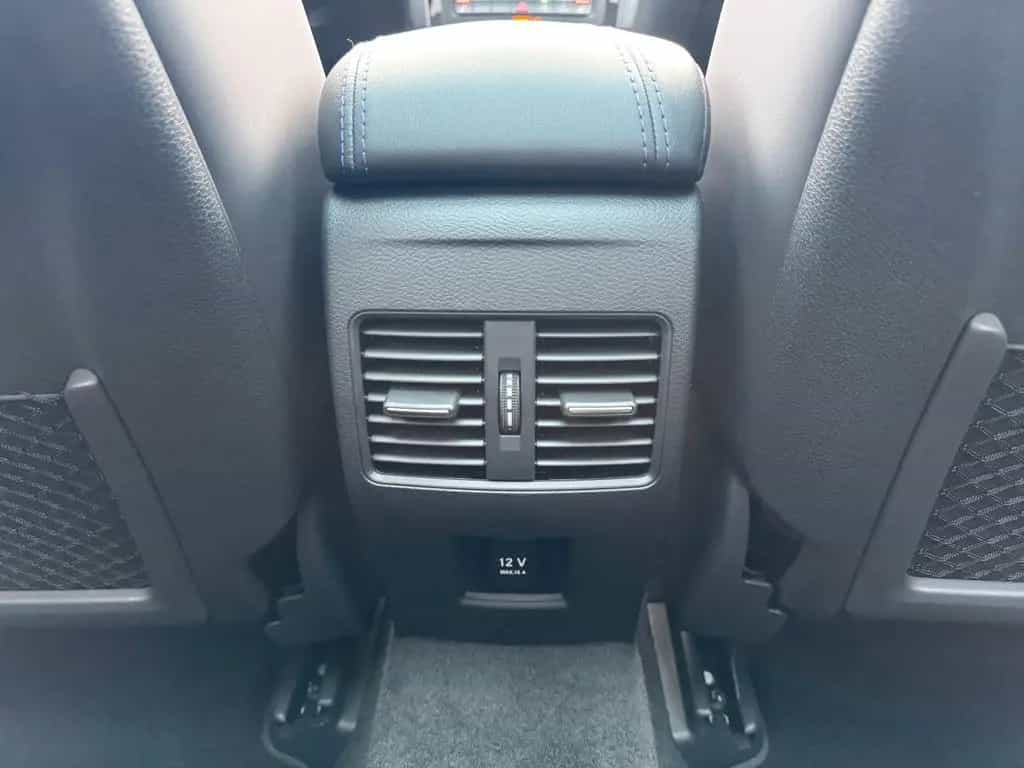 Infiniti Q30 1.6 16V Luxe Tech|Panorama|Kamera|BOSE|DAB 03/2020-photo-31