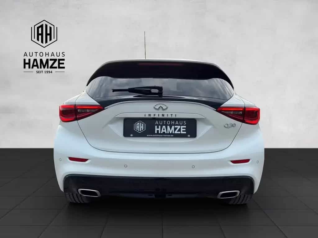Infiniti Q30 1.6 16V Luxe Tech|Panorama|Kamera|BOSE|DAB 03/2020-photo-4