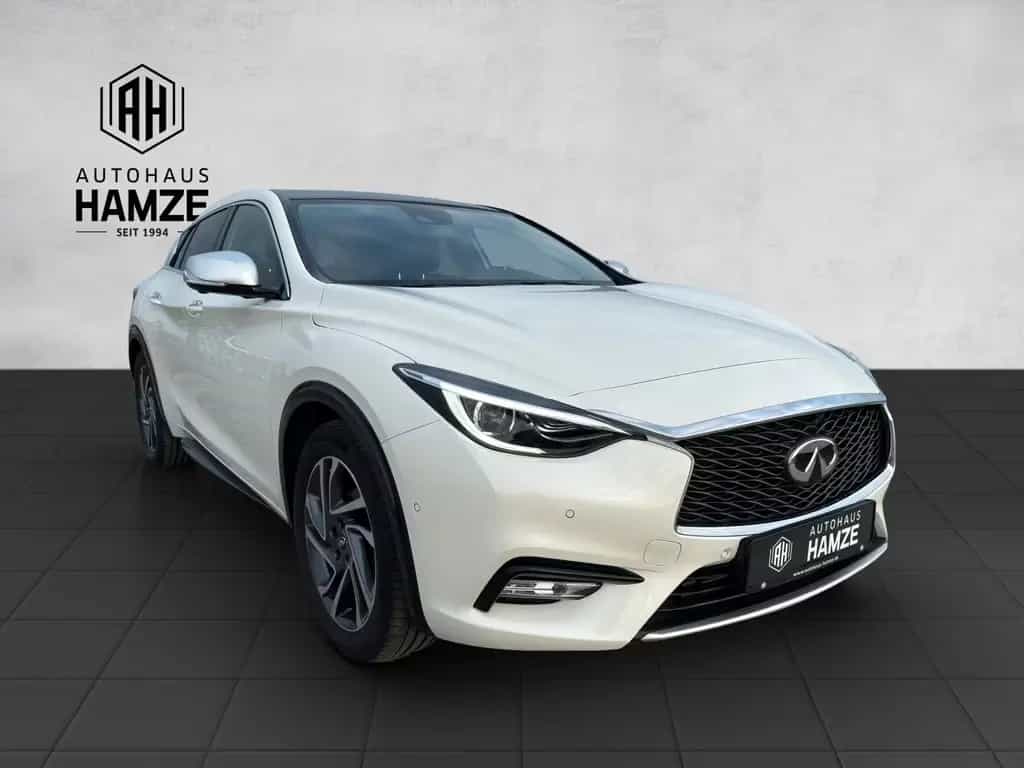 Infiniti Q30 1.6 16V Luxe Tech|Panorama|Kamera|BOSE|DAB 03/2020-photo-7