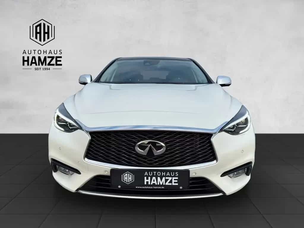Infiniti Q30 1.6 16V Luxe Tech|Panorama|Kamera|BOSE|DAB 03/2020-photo-8