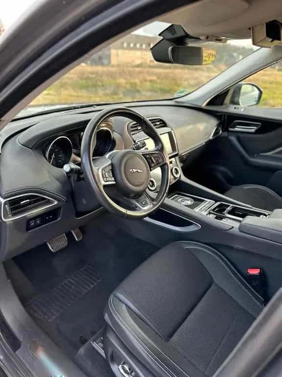 Jaguar F Pace 25t AWD R-Sport|TÜV 2028|All... 01/2019-photo-1