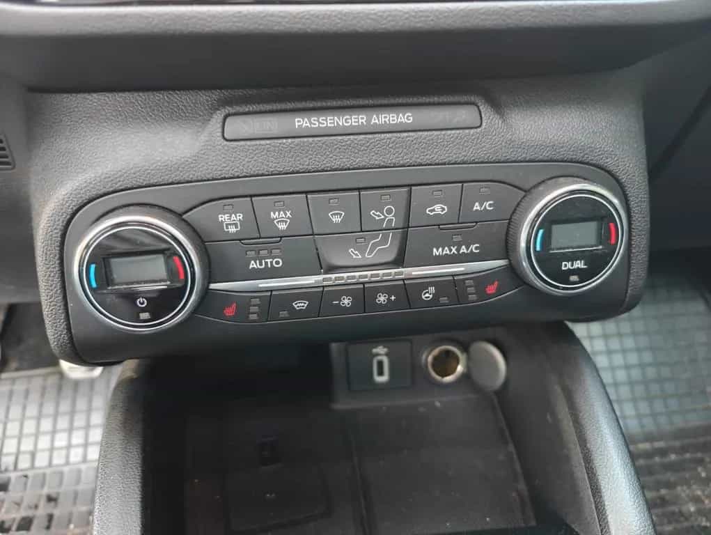Ford Focus ST-Line, Panorama, GJR, Kam, HUD, LED, ACC 10/2018-photo-7