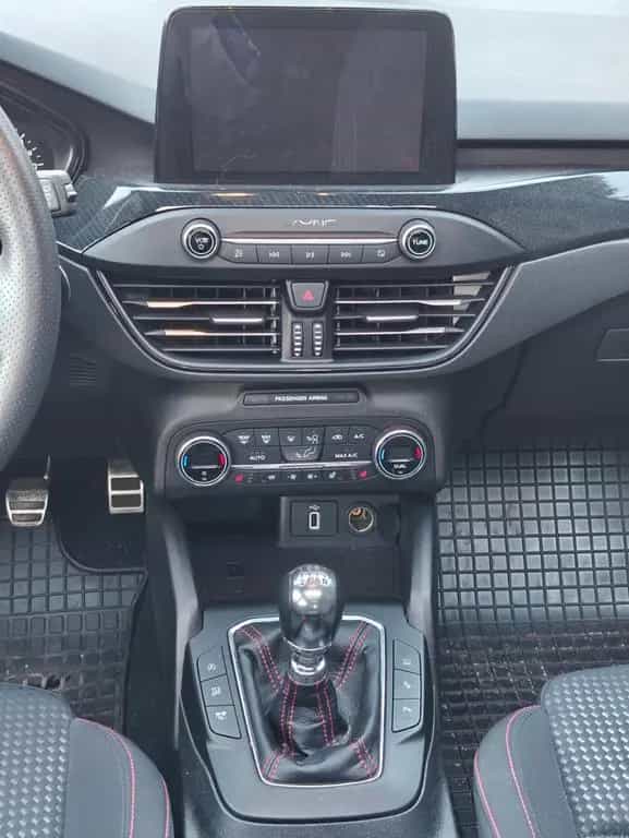 Ford Focus ST-Line, Panorama, GJR, Kam, HUD, LED, ACC 10/2018-photo-8
