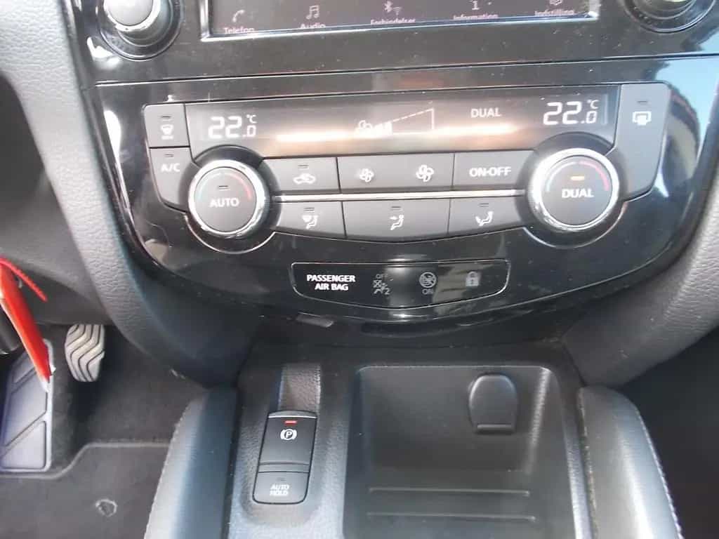 Nissan Qashqai Acenta, SHZ, PDC, AHK, Kamera, zus.WR 11/2019-photo-27