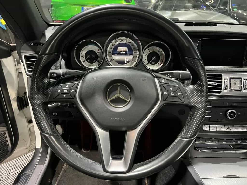 Mercedes-Benz E-Class 200 Cabrio Automatik*Airscarf*Kamera*Vollleder 02/2016-photo-12