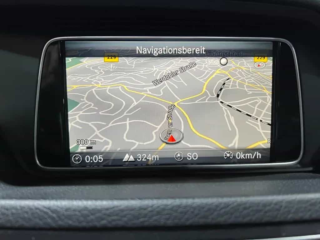 Mercedes-Benz E-Class 200 Cabrio Automatik*Airscarf*Kamera*Vollleder 02/2016-photo-17