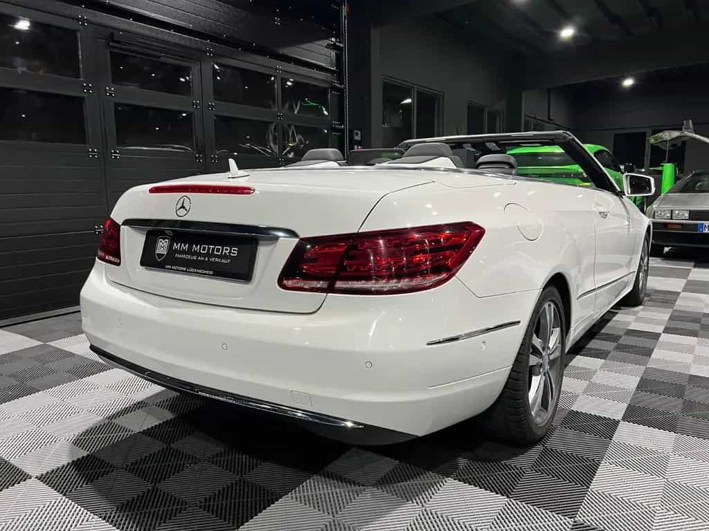 Mercedes-Benz E-Class 200 Cabrio Automatik*Airscarf*Kamera*Vollleder 02/2016-photo-4