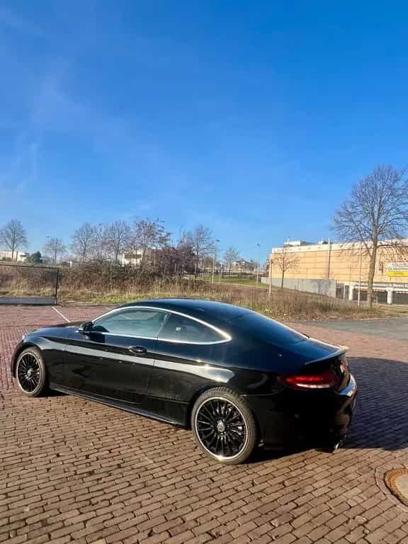 Mercedes-Benz C-Class 180 AMG-Line gute Ausstattung Automatik 03/2019-photo-2