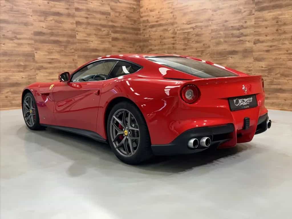 Ferrari F12 berlinetta 07/2015-photo-1