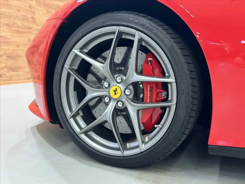 Ferrari F12 berlinetta 07/2015-photo-18