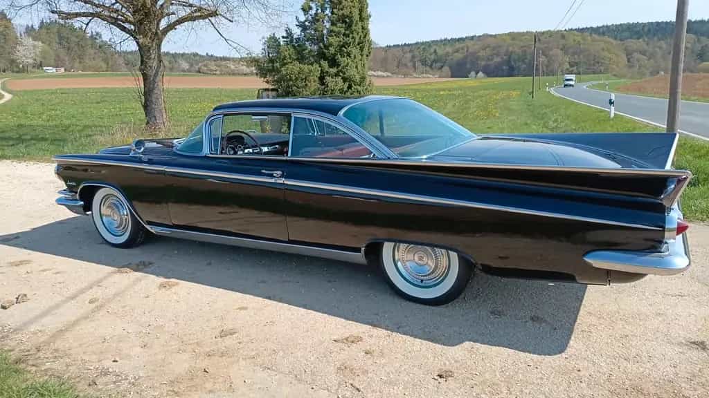 Buick Invicta 07/1959-photo-1