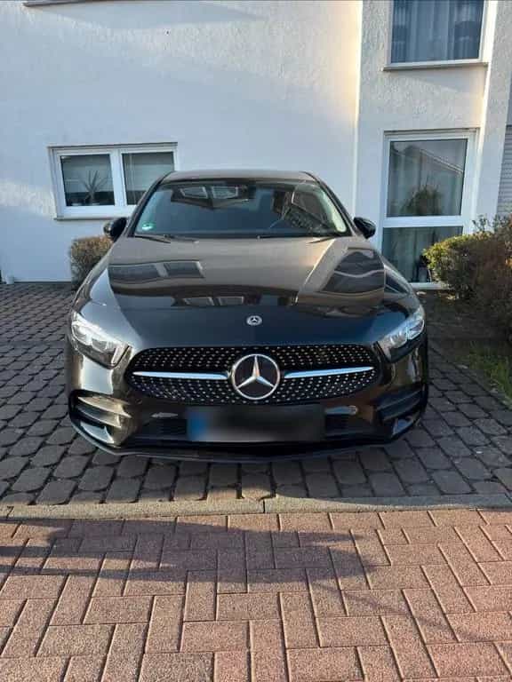 Mercedes-Benz A-Class A200 AMG Line 12/2019-photo-2