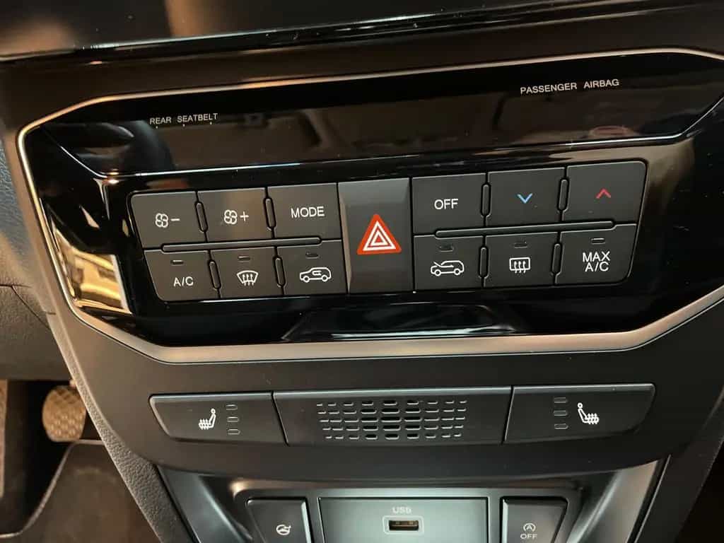 KGM Tivoli Nomad 1.5 T 163 PS Navi/Kamera/PDC null-photo-20