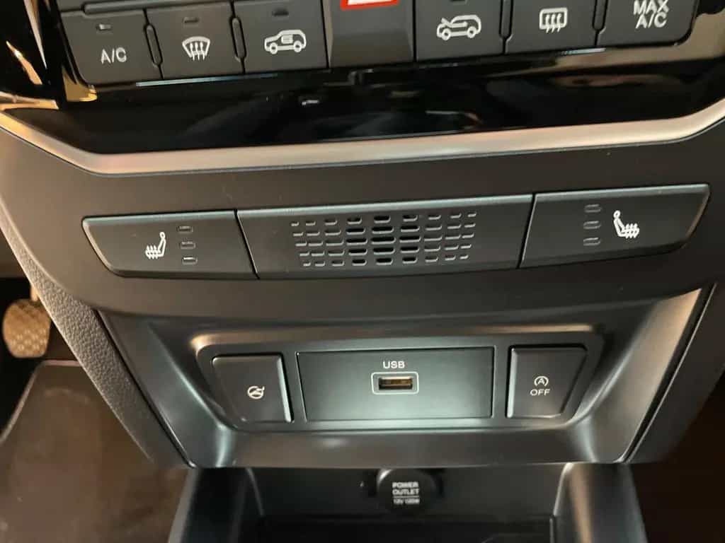 KGM Tivoli Nomad 1.5 T 163 PS Navi/Kamera/PDC null-photo-25