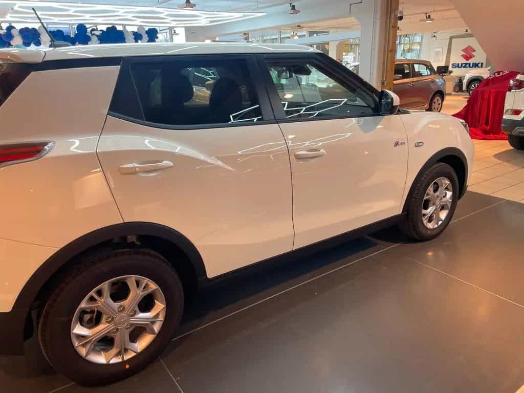 KGM Tivoli Nomad 1.5 T 163 PS Navi/Kamera/PDC 04/2026-photo-15