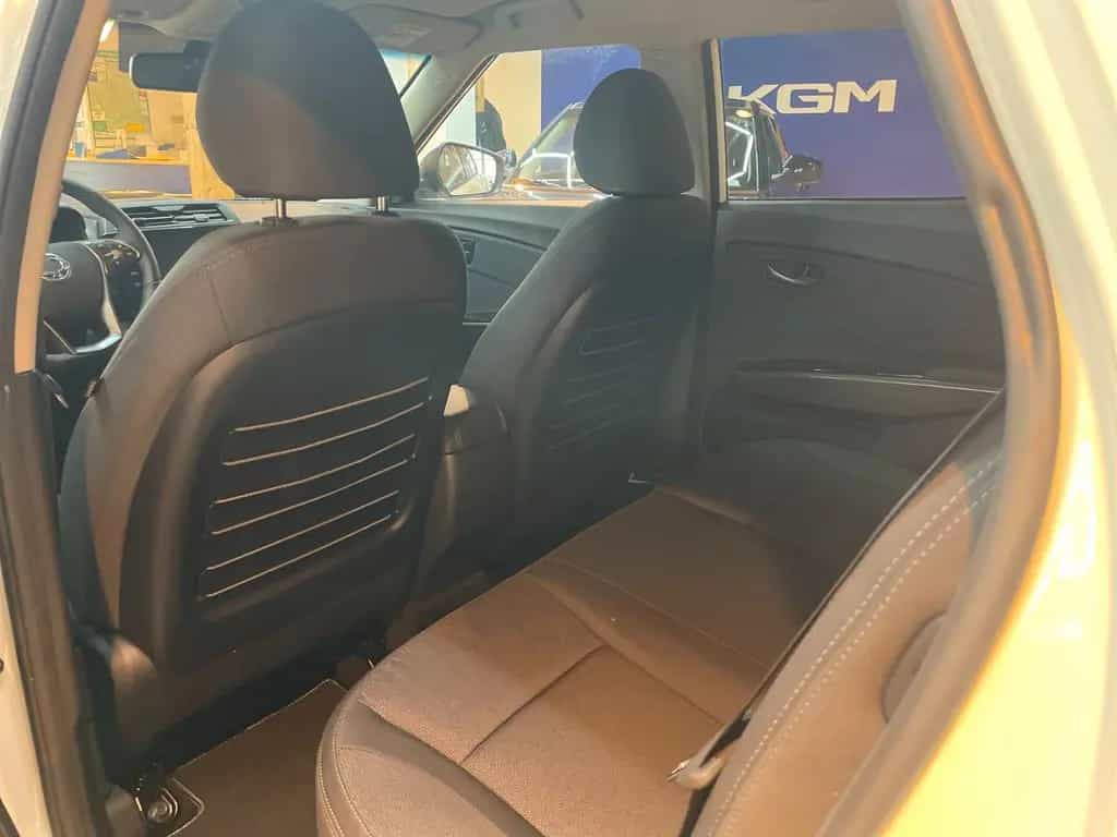 KGM Tivoli Nomad 1.5 T 163 PS Navi/Kamera/PDC 04/2026-photo-23