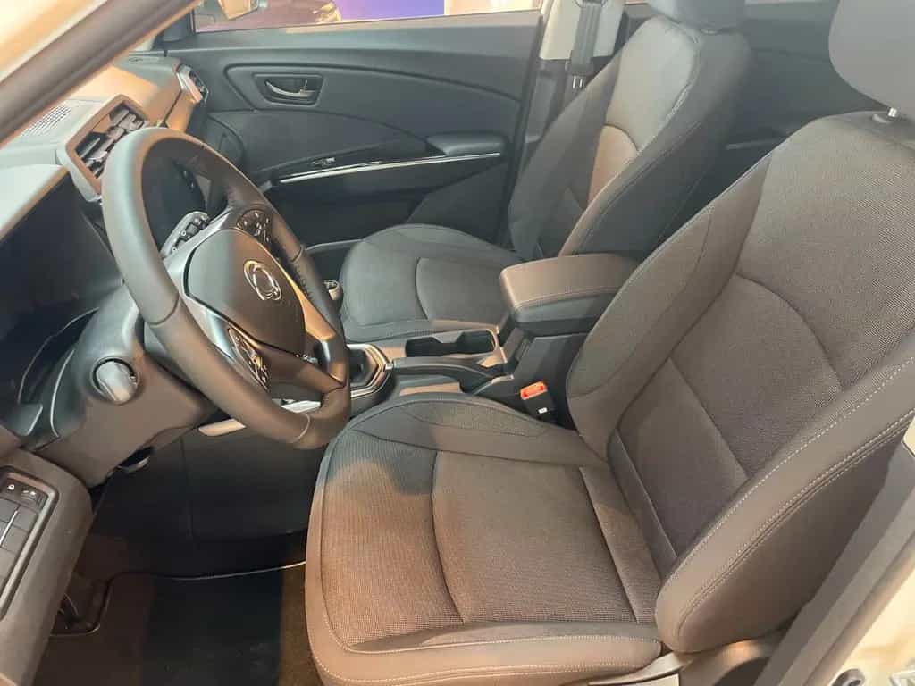 KGM Tivoli Nomad 1.5 T 163 PS Navi/Kamera/PDC 04/2026-photo-28