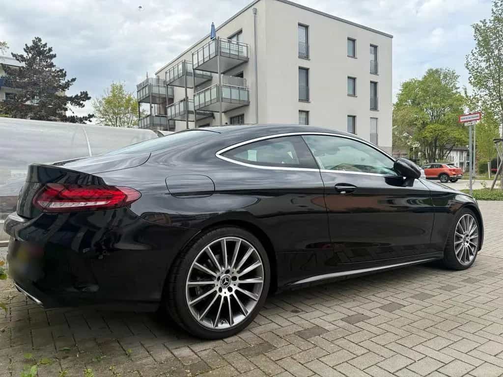 Mercedes-Benz C-Class C300d Coupé - AMG Line - 4* High-... 05/2019-photo-2