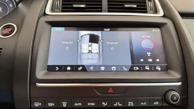 Jaguar E-Pace *ACC*AWD*AUTOMATIK*PANO*NAVI* 01/2019-photo-37