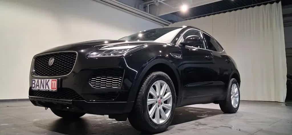 Jaguar E-Pace E-PACE Basis AWD 04/2018-photo-0