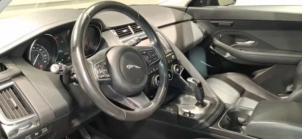 Jaguar E-Pace E-PACE Basis AWD 04/2018-photo-12