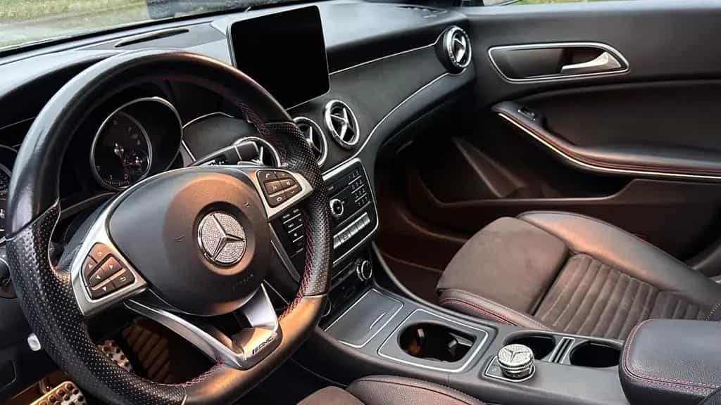 Mercedes-Benz CLA-Class 200 - AMG Line|Pano|Aut|LED|NAVI|SHZ|TÜV neu 04/2018-photo-1