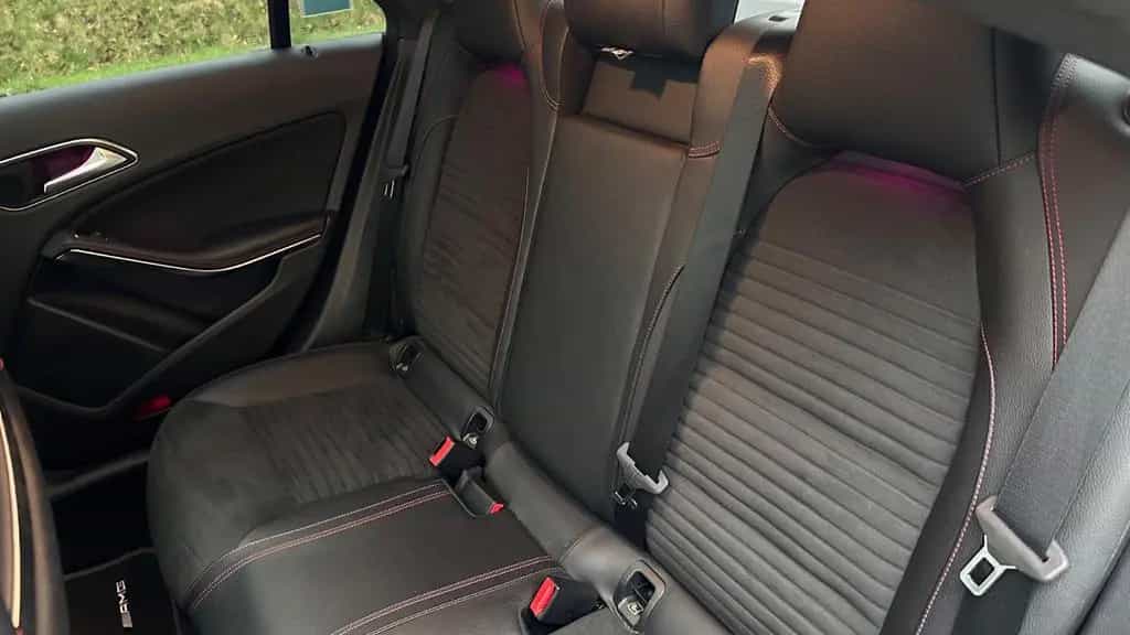 Mercedes-Benz CLA-Class 200 - AMG Line|Pano|Aut|LED|NAVI|SHZ|TÜV neu 04/2018-photo-4