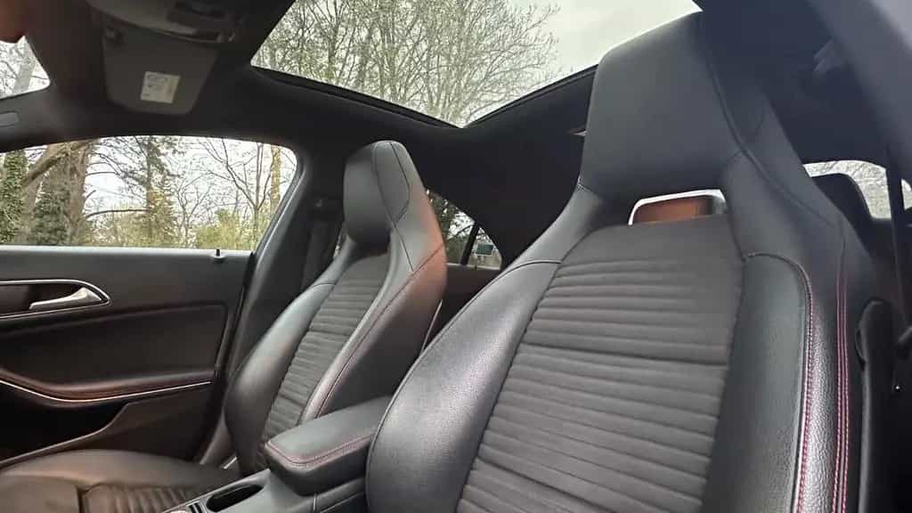 Mercedes-Benz CLA-Class 200 - AMG Line|Pano|Aut|LED|NAVI|SHZ|TÜV neu 04/2018-photo-5