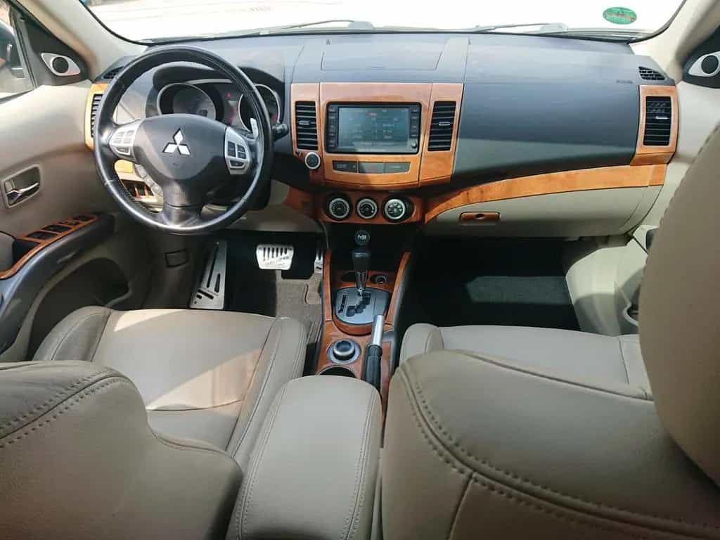 Mitsubishi Outlander 7Sitzer Vollausstattung TÜV bis 07.27 03/2008-photo-11