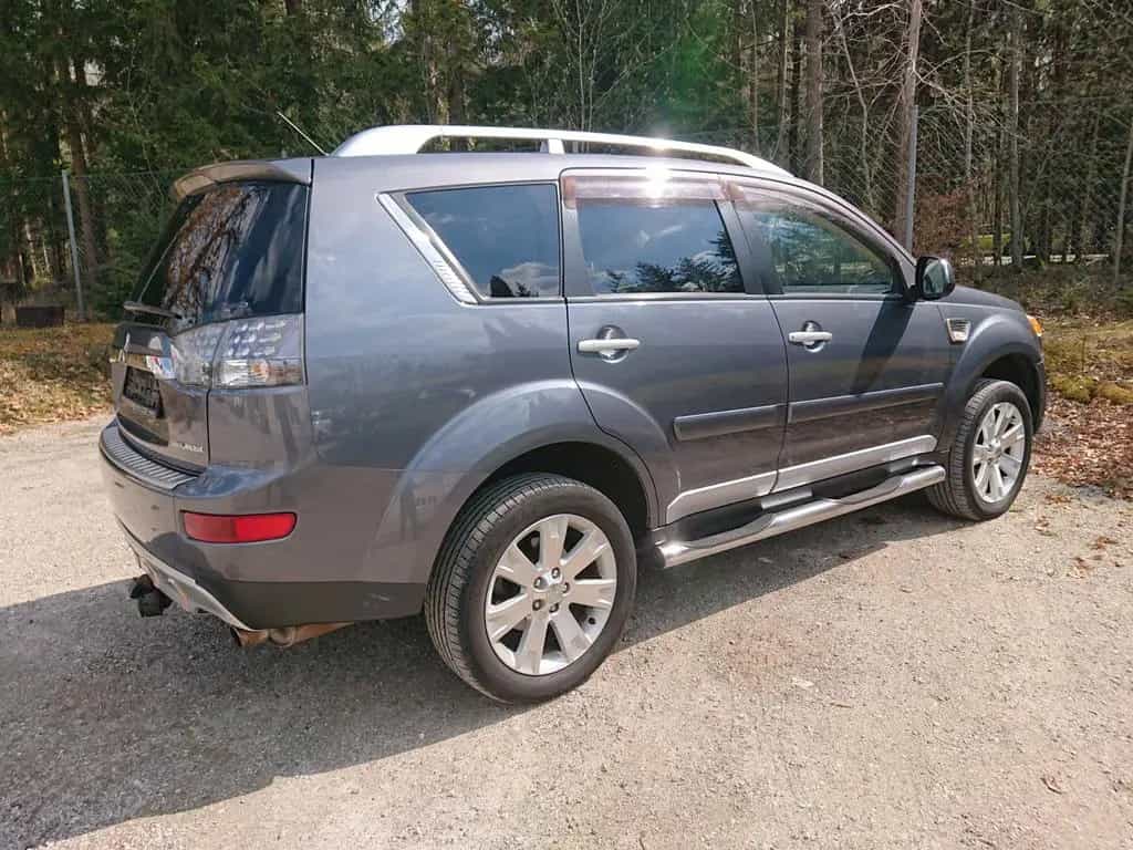 Mitsubishi Outlander 7Sitzer Vollausstattung TÜV bis 07.27 03/2008-photo-3