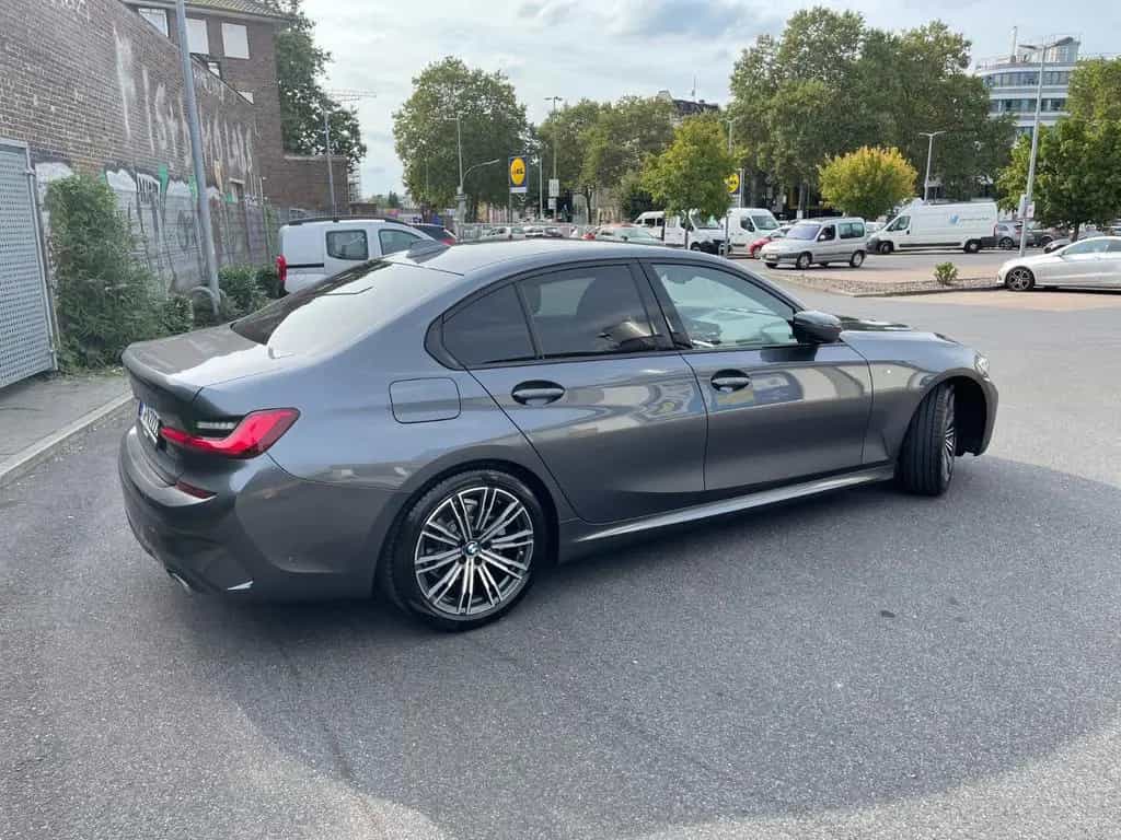 BMW 320 d M Sport Automatik Head-Up Service inkl. 05/2020-photo-4