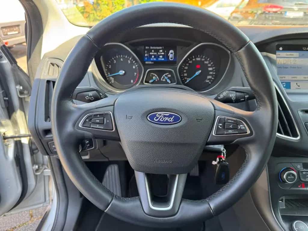 Ford Focus Turnier Cool & Connect TOP/TÜV 05/2027/+++ 05/2018-photo-10