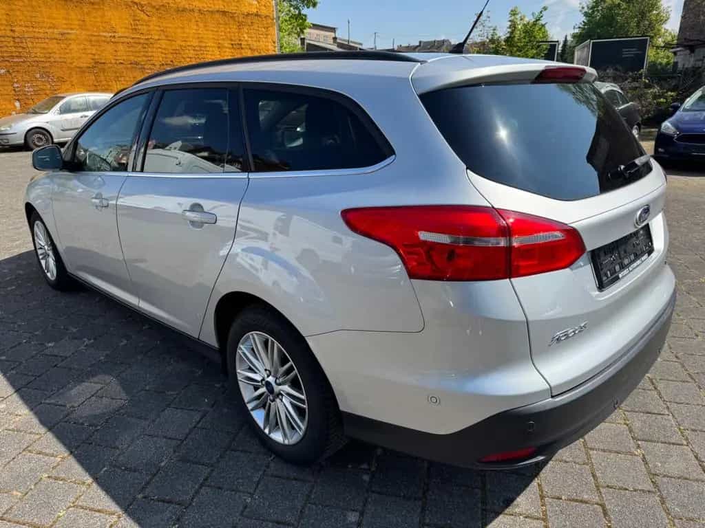 Ford Focus Turnier Cool & Connect TOP/TÜV 05/2027/+++ 05/2018-photo-5