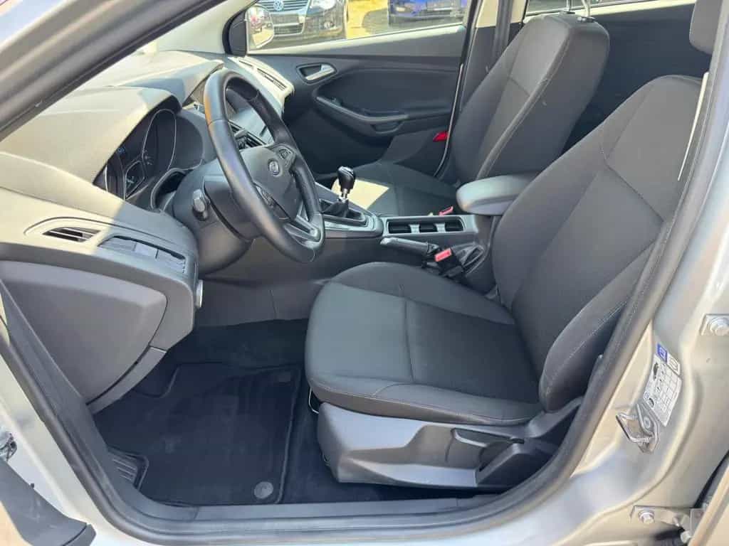 Ford Focus Turnier Cool & Connect TOP/TÜV 05/2027/+++ 05/2018-photo-7