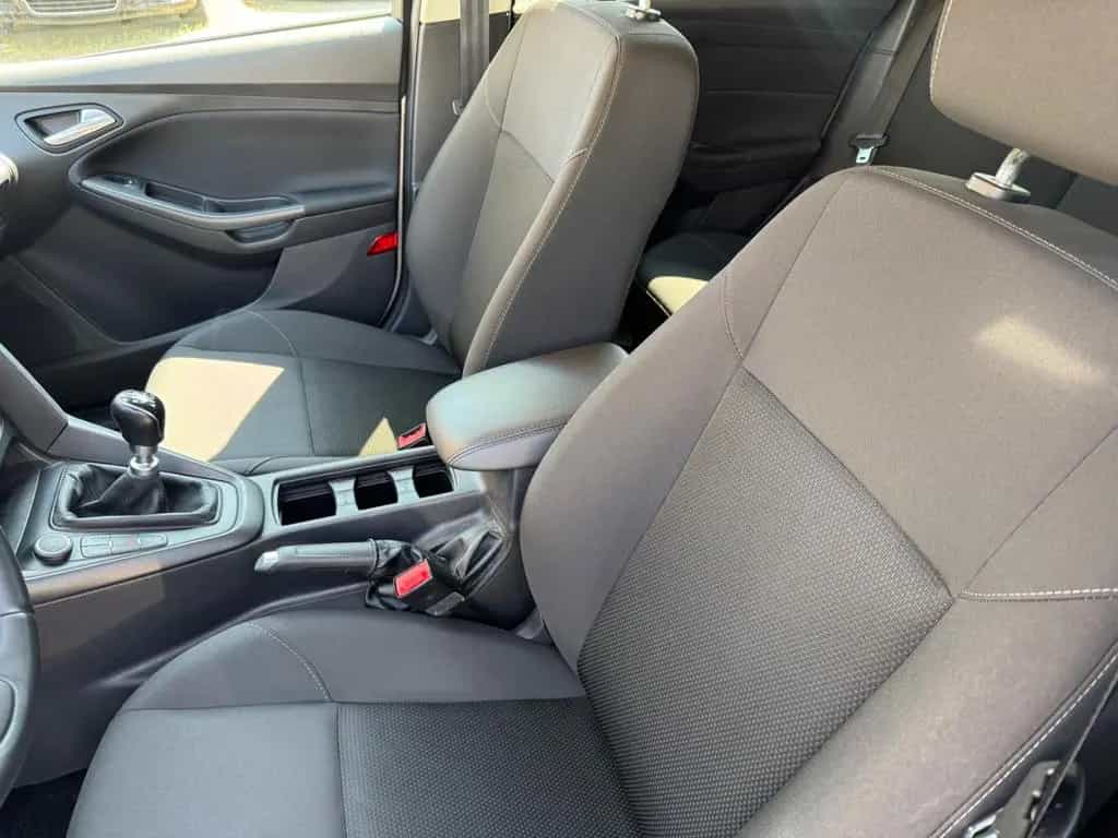 Ford Focus Turnier Cool & Connect TOP/TÜV 05/2027/+++ 05/2018-photo-9