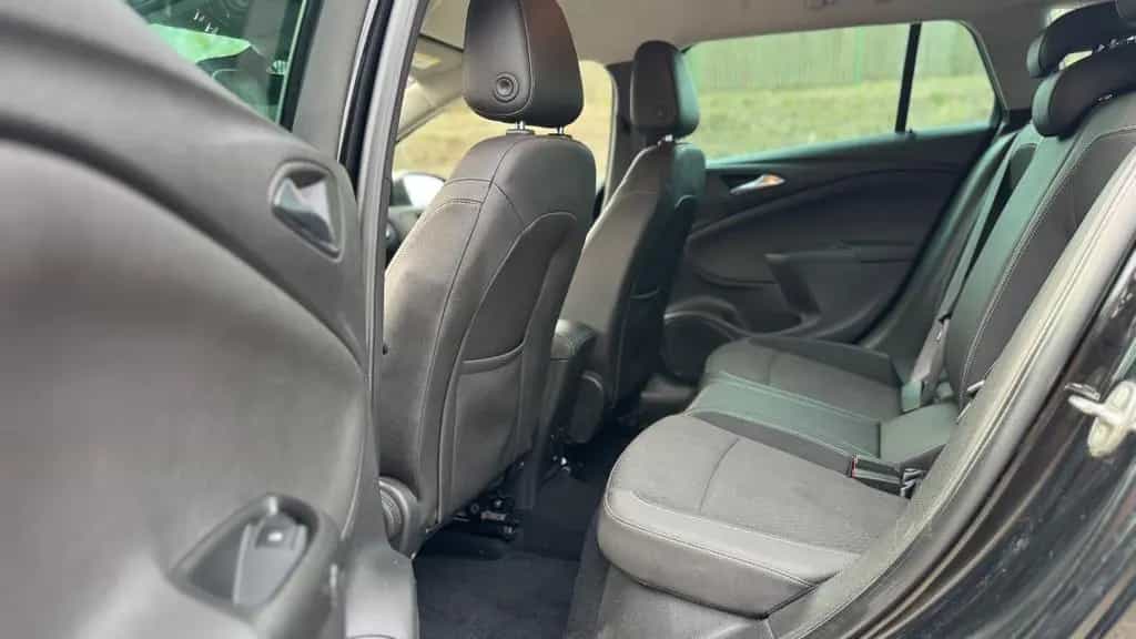 Opel Astra ST 1.4 DI Turbo Edition 110kW*Tüv Neu*Ahk* 09/2017-photo-13