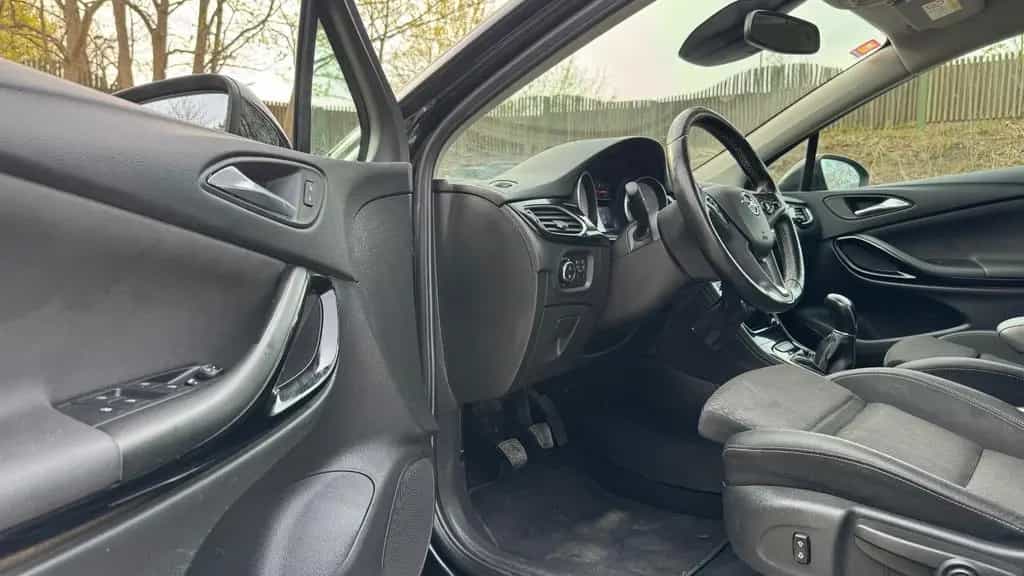 Opel Astra ST 1.4 DI Turbo Edition 110kW*Tüv Neu*Ahk* 09/2017-photo-17