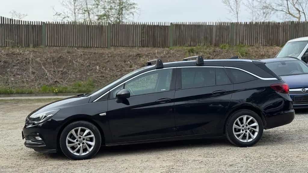 Opel Astra ST 1.4 DI Turbo Edition 110kW*Tüv Neu*Ahk* 09/2017-photo-4