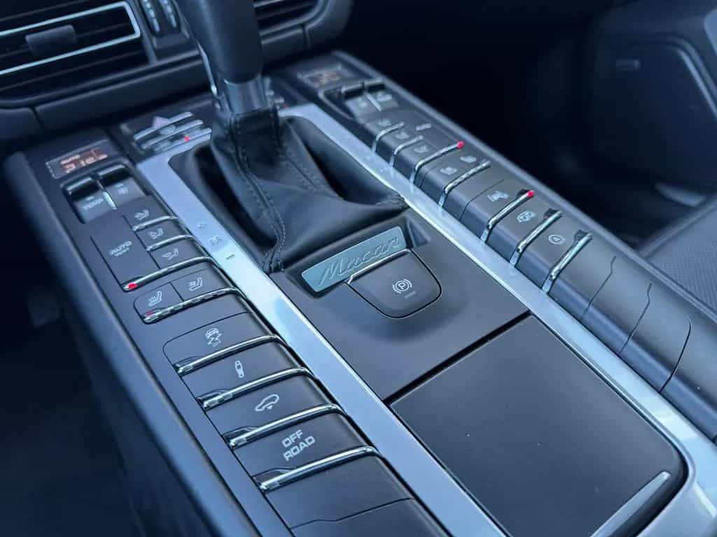 Porsche Macan Turbo*SPORT-DESIGN*LED*PANO*BOSE*KAM*LUFT* 11/2020-photo-19