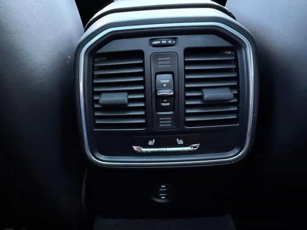 Porsche Macan Turbo*SPORT-DESIGN*LED*PANO*BOSE*KAM*LUFT* 11/2020-photo-21