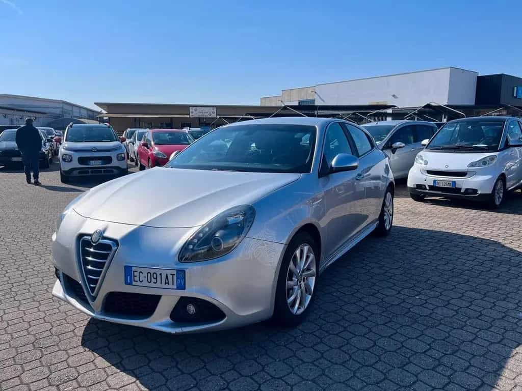 Alfa Romeo Giulietta 1.4 Turbo MultiAir Distinct 06/2010-photo-2