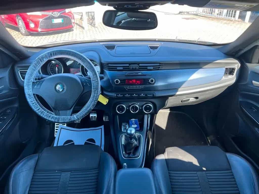 Alfa Romeo Giulietta 1.4 Turbo MultiAir Distinct 06/2010-photo-8
