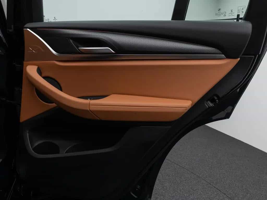 BMW X3 xD30i M Sport Panorama Kamera DAB HiFi Alarm 03/2022-photo-32