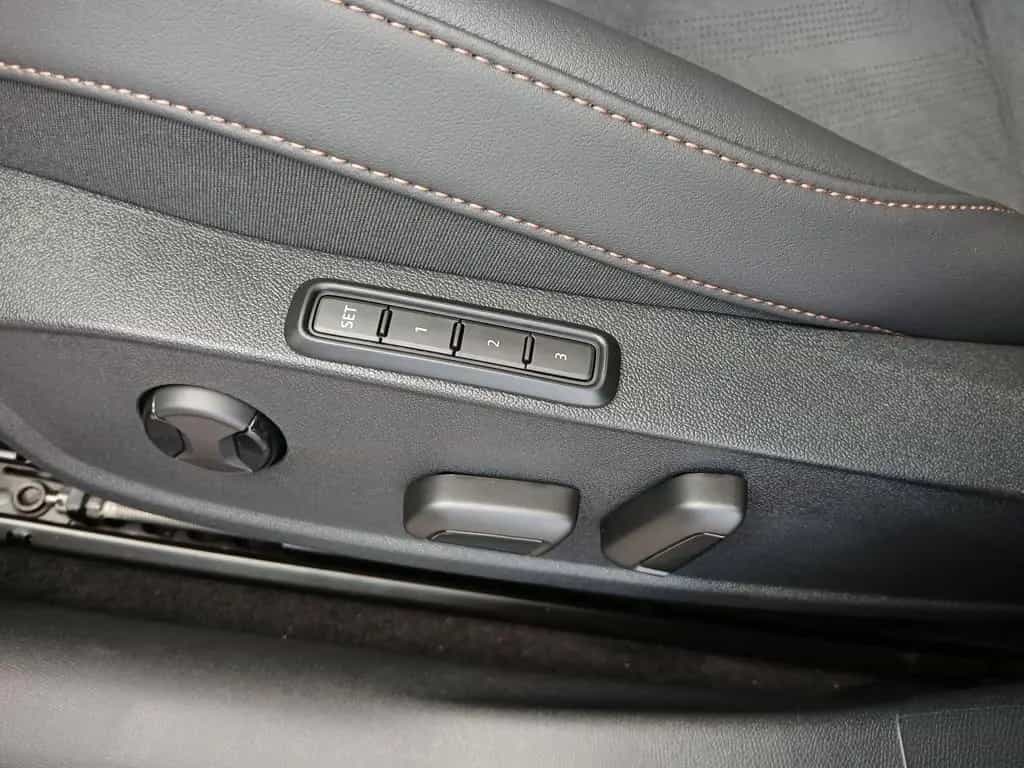 Cupra Leon VZ 2.0 TSI 300PS *Matrix*Pano*Sennheiser* 03/2026-photo-14
