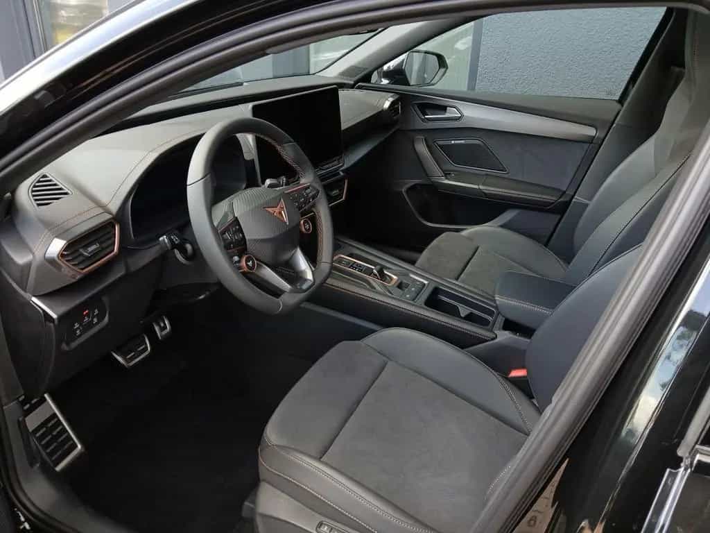 Cupra Leon VZ 2.0 TSI 300PS *Matrix*Pano*Sennheiser* 03/2026-photo-16