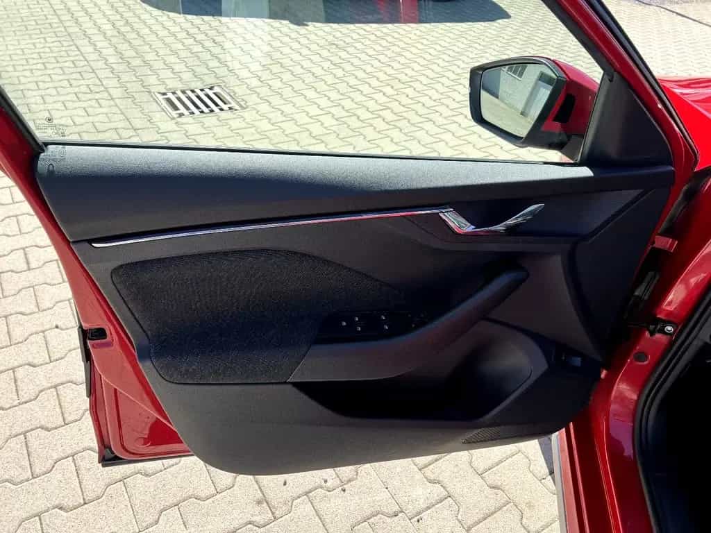 Skoda Kamiq 1.0 TSI Style LED Navi Pano Sitzh DAB+ ACC 12/2019-photo-9